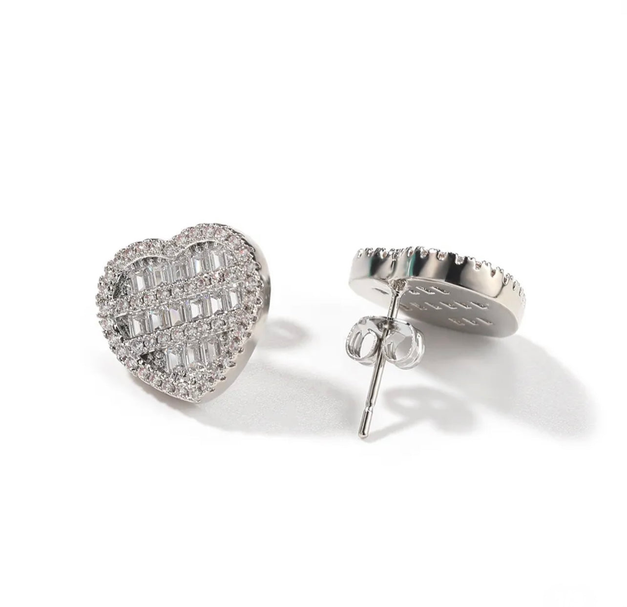 Crushed Heart Earrings “Silver”